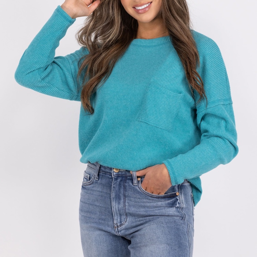 Boutique Zenana Ribbed Brushed Knit Hacci Long Sleeve Top Teal Small Raw Hem